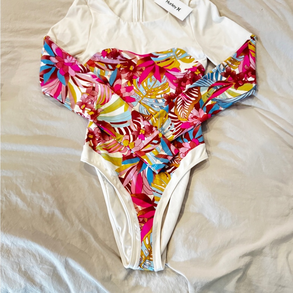NWT Hurley  Surf Suit rash guard size M